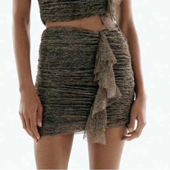 zara Dresses & Skirts - Zara shimmer skort